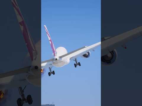Engine Explodes Seconds After Takeoff