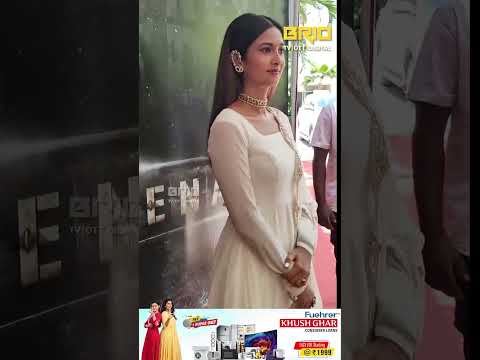 Keerthi Pandian elegant entry at Akkenam Trailer Launch is unmissable! 🤍😍 #keerthipandian #akkenam