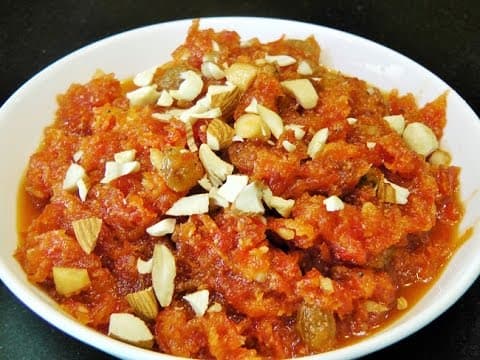 गाजराचा हलवा | Gajar ka Halwa | Carrot Halwa by madhurasRecipe
