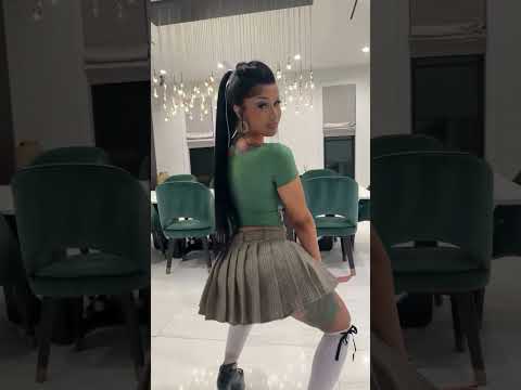 Cardi B Twerking seductive 🍑🥵💦💯#cardib #twerkin #twerk #booty #dance #twerkqueen #ass #girl #explore